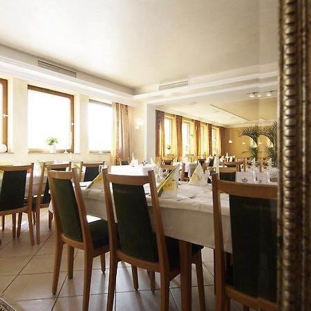 זירנדורף Hotel Regina מראה חיצוני תמונה