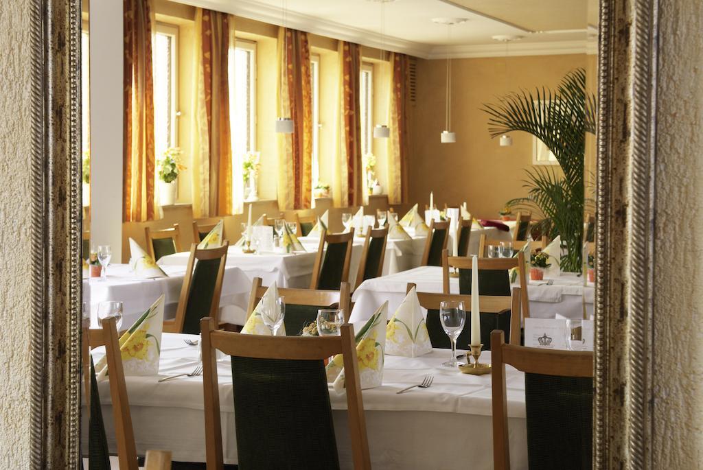 זירנדורף Hotel Regina מראה חיצוני תמונה