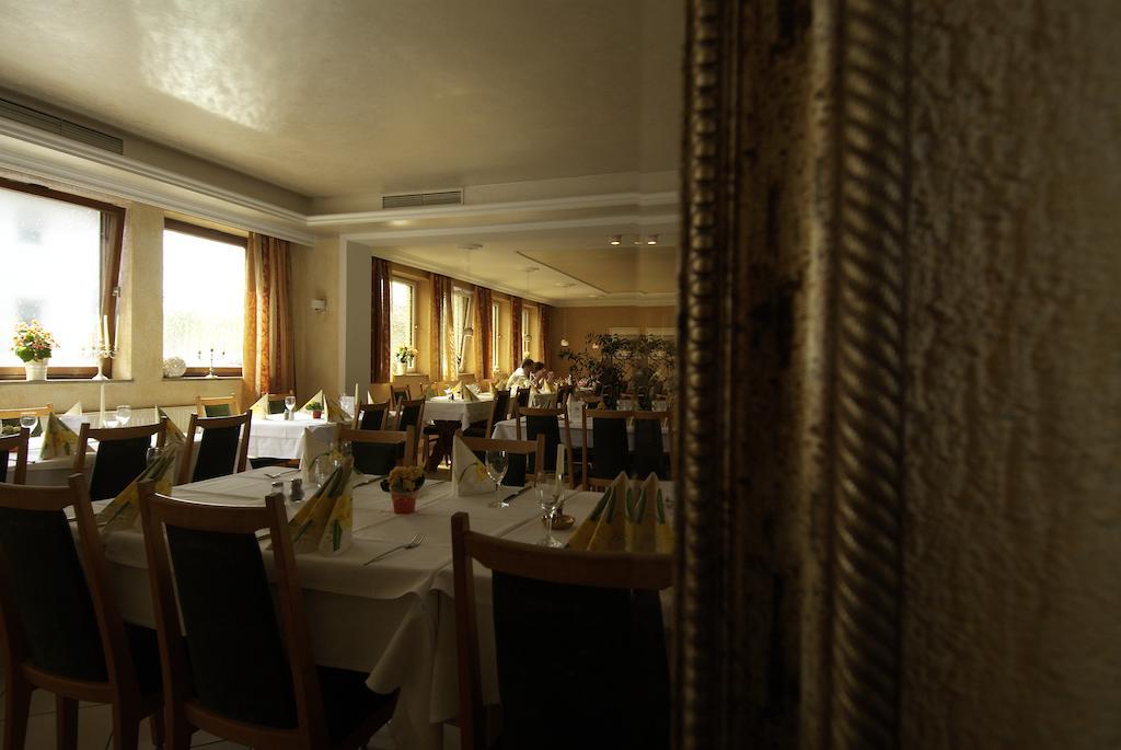 זירנדורף Hotel Regina מראה חיצוני תמונה