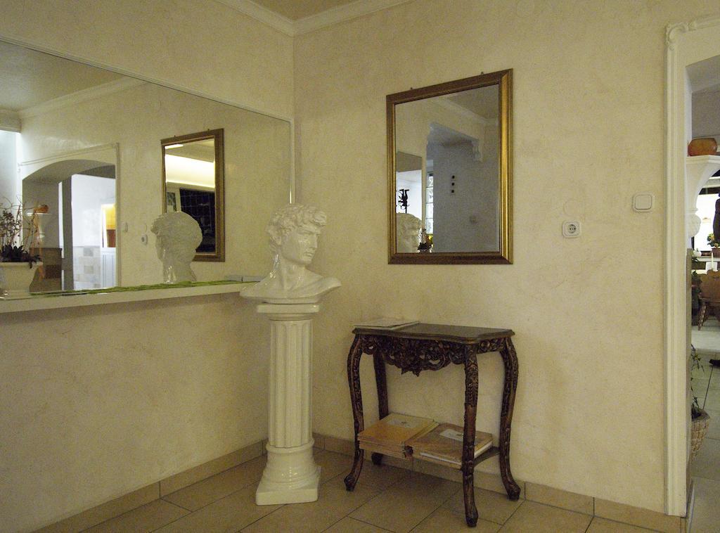זירנדורף Hotel Regina מראה חיצוני תמונה